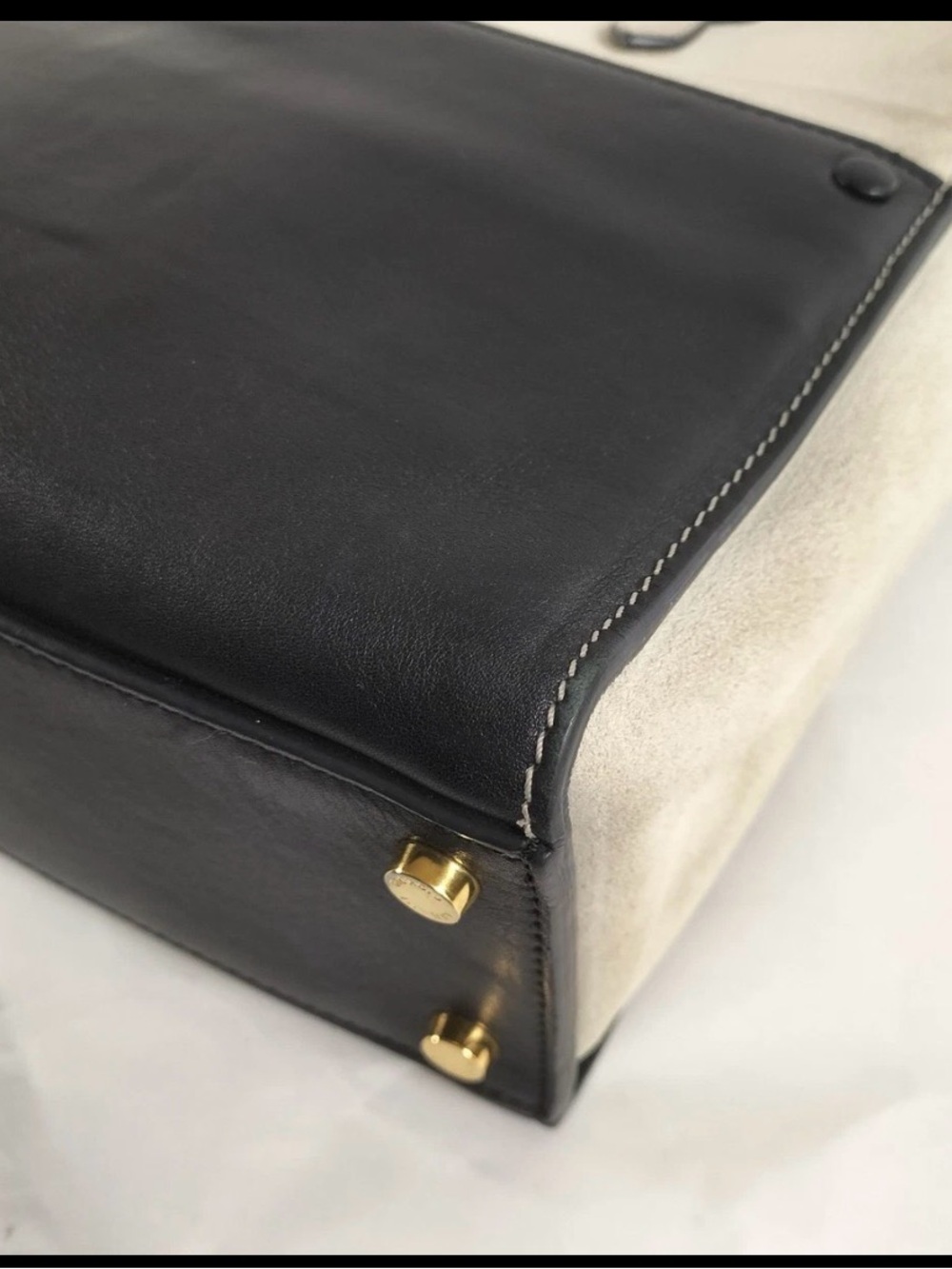 Giorgio Armani Black and Cream Two-Tone Leather Tote with Gold Hardware - Picture 6 of 9